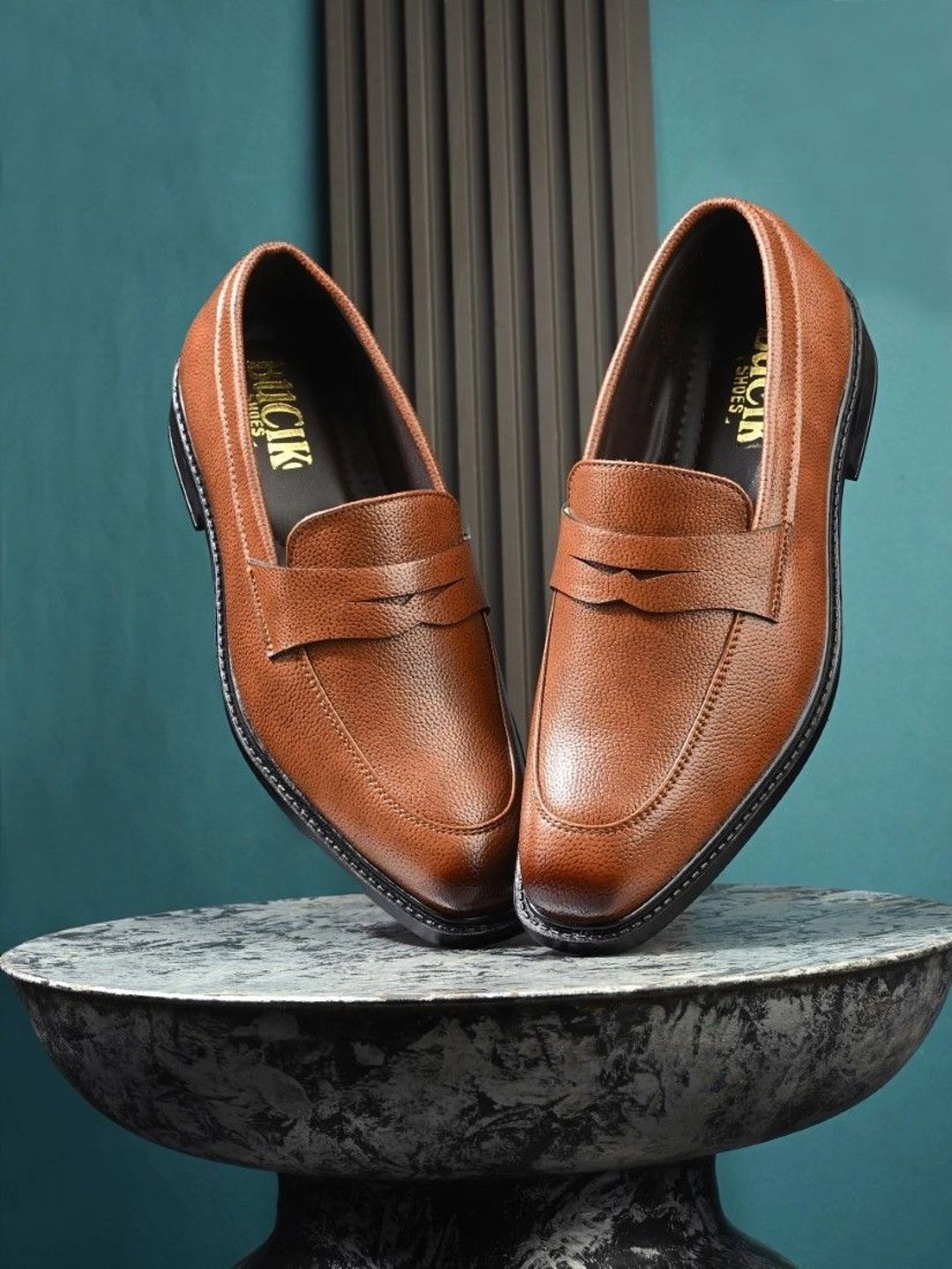BUCIK Men Textured Loafers-picture-33