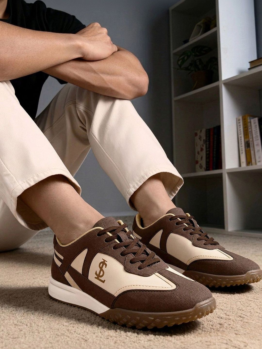 LOUIS STITCH Men Colourblocked PU Sneakers-picture-29