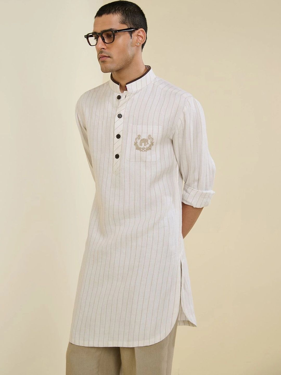 S&N by Shantnu Nikhil Men Striped Thread Work Kurta-picture-42