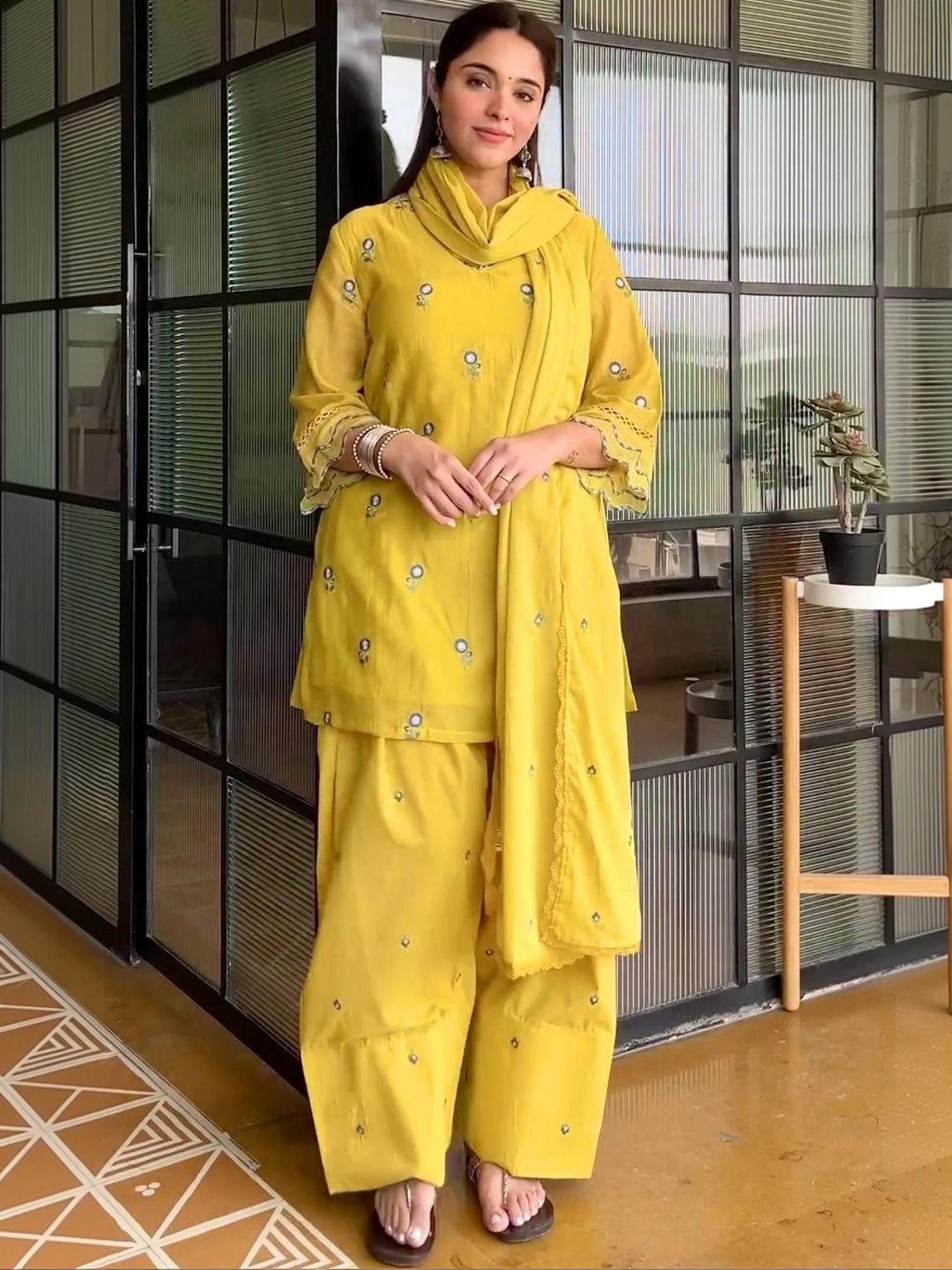 Gownwala Ethnic Motifs Embroidered Kurti