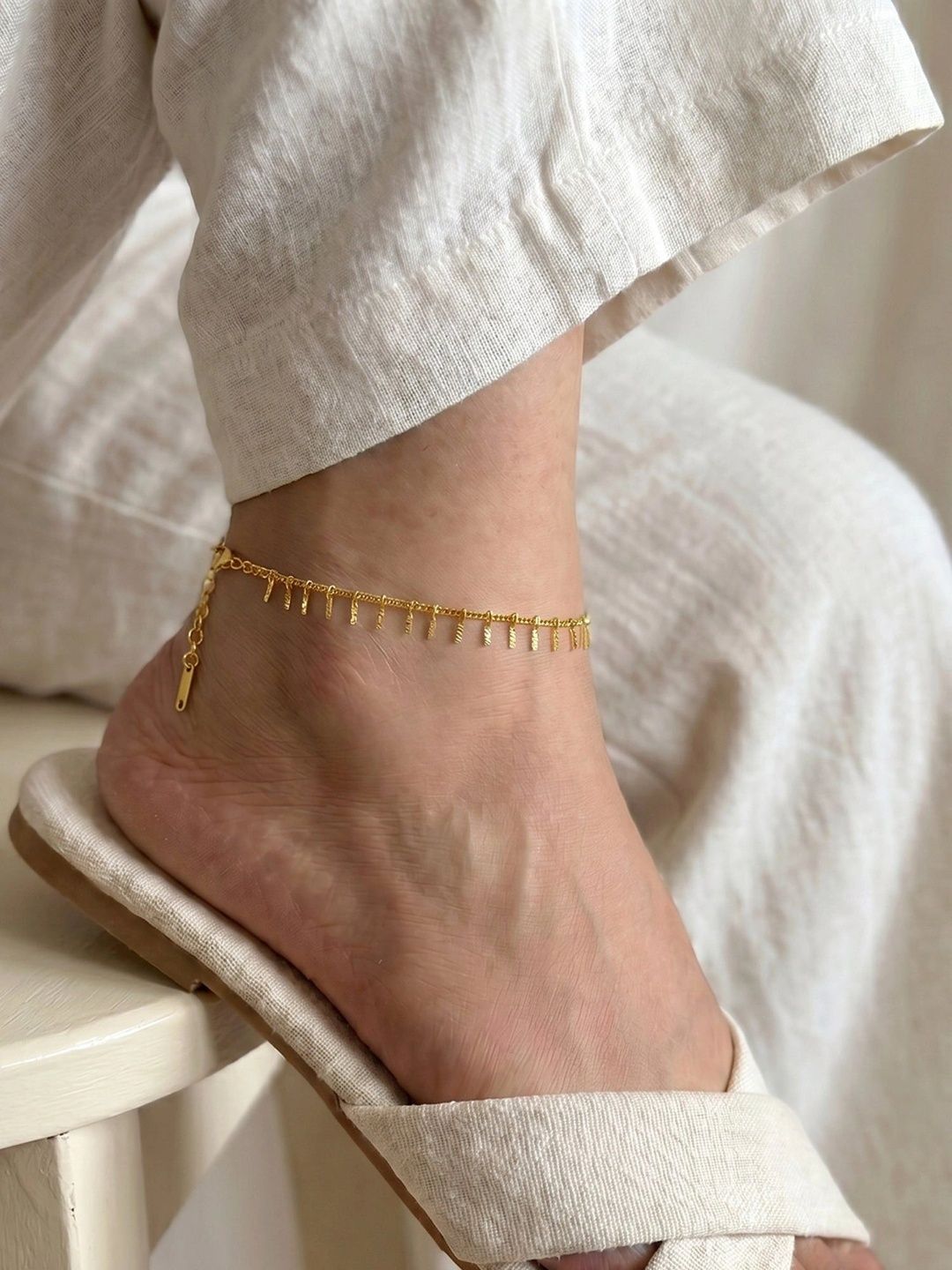 OnnMe by GIVA Gold-Plated Anklet-image-4