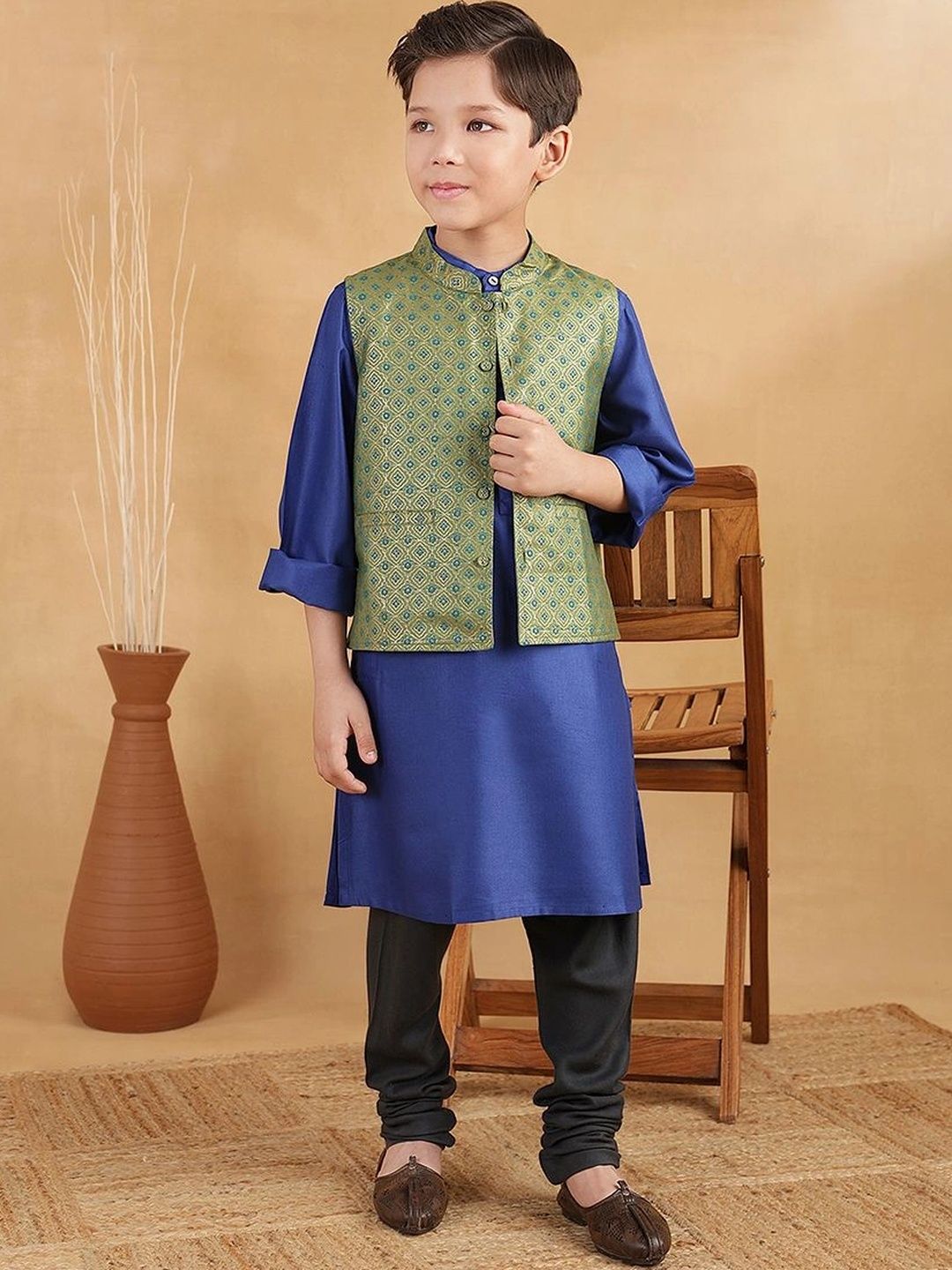 Fabindia Boys Embroidered Cotton Woven Nehru Jacket-picture-23