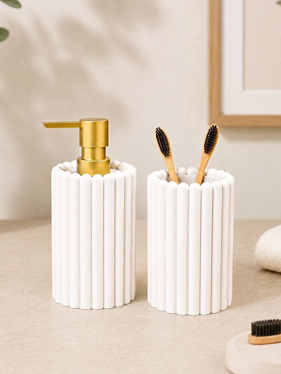 MARKET99 White 2 piece Striped Polyresin Bath Accessories Set-image-14