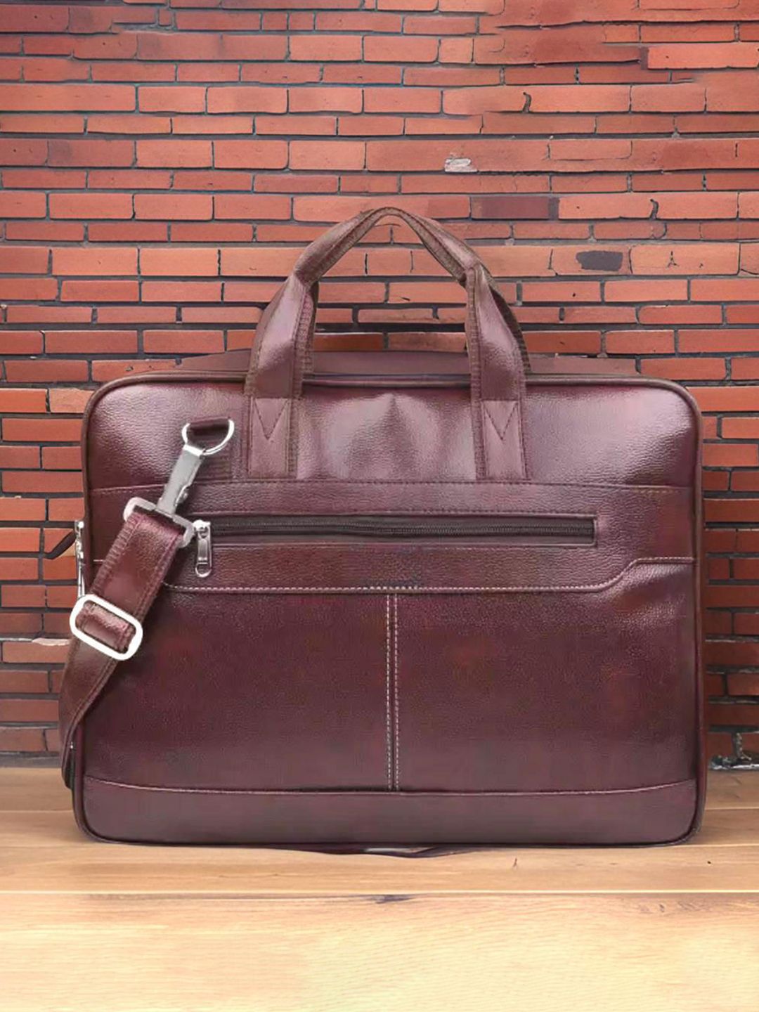 JAIRAJ Men Contrast Detail Backpack-picture-54