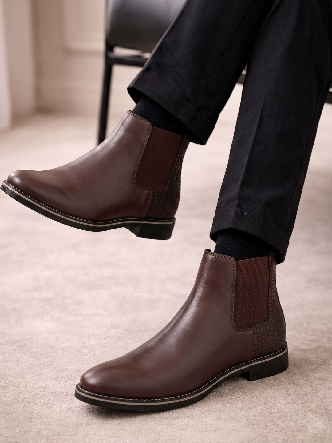 The Roadster Lifestyle Co Men Textured Round Toe Slip-On Chelsea Boots-picture-21