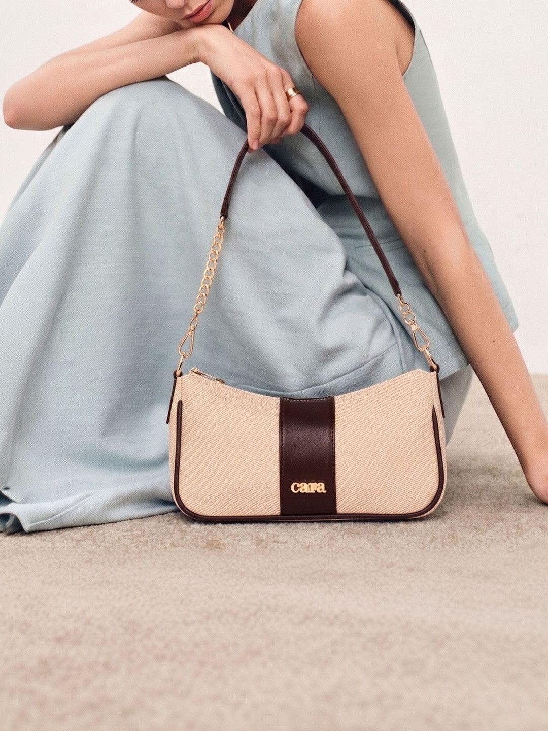 Cara Textured PU Sling Bag-picture-53