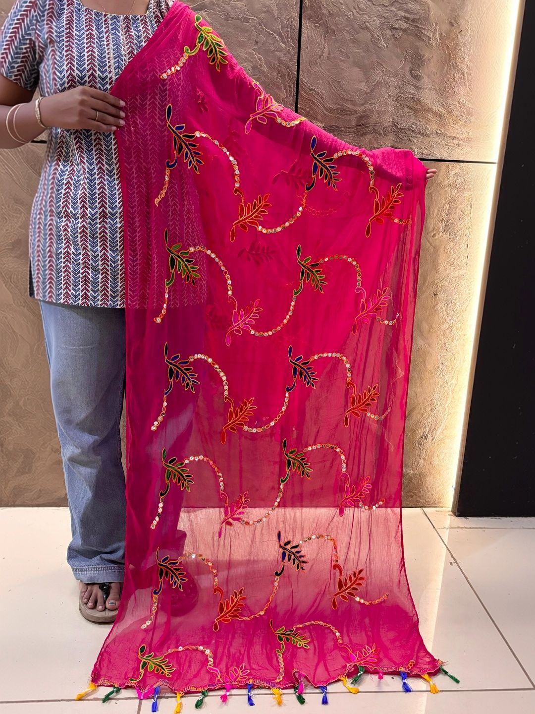 NAYE RANG Embroidered Dupatta with Sequinned-picture-45