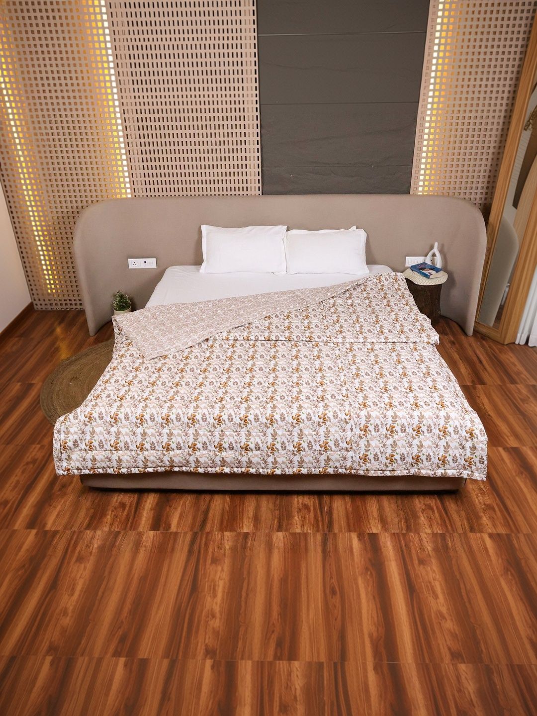 Natriel White & Brown Floral Mild Winter Comforter-picture-12