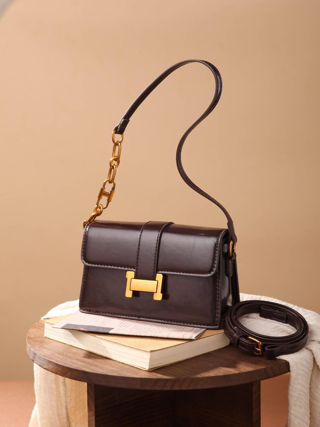 Diva Dale PU Structured Shoulder Bag-picture-27