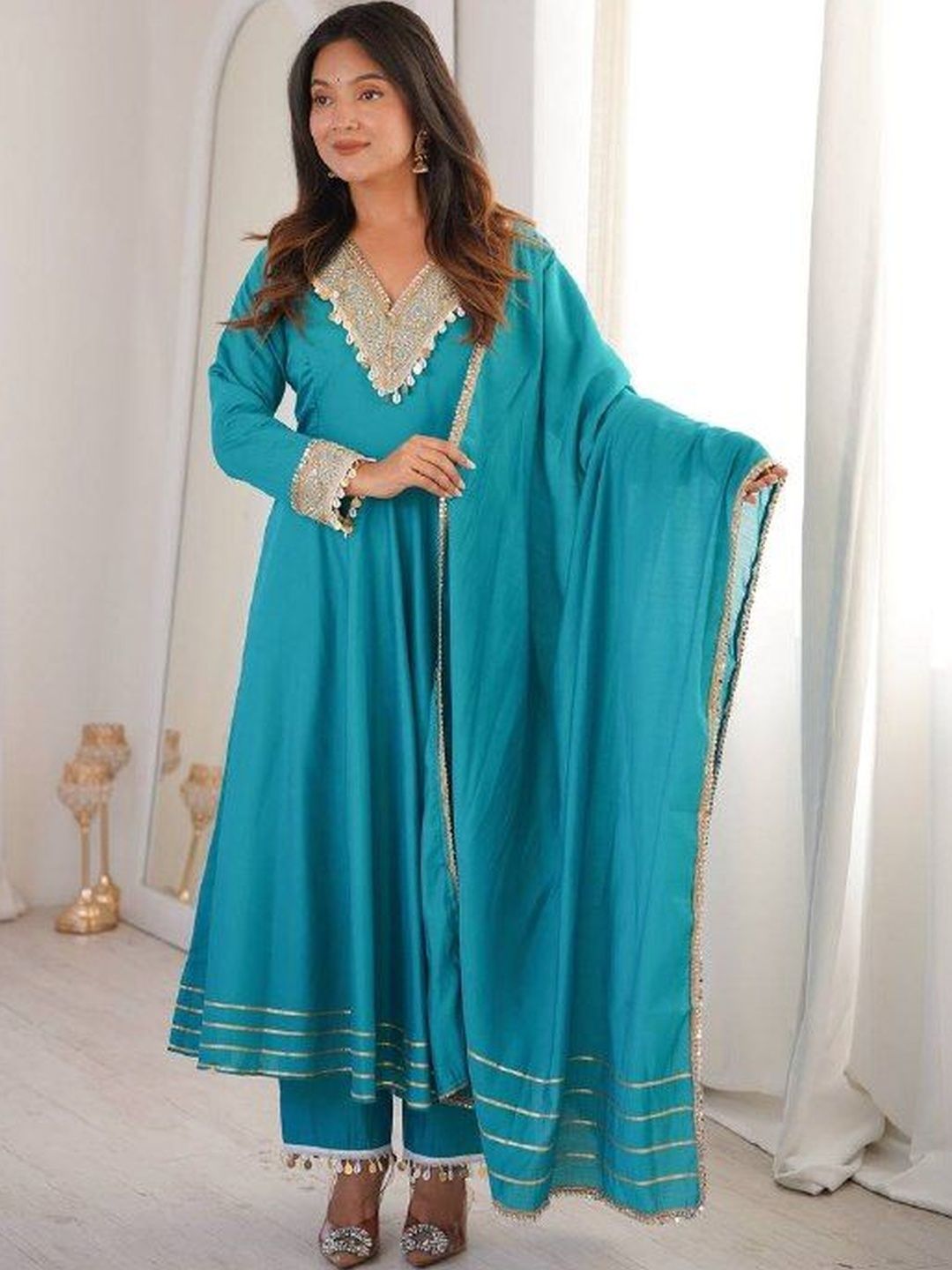 LEGEND WEAR Women Regular Gotta Patti Kurta with Trousers & With Dupatta