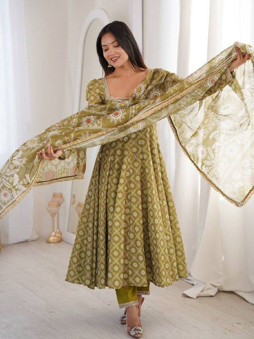 LEGEND WEAR Women Printed Empire Kurta with Trousers & With Dupatta