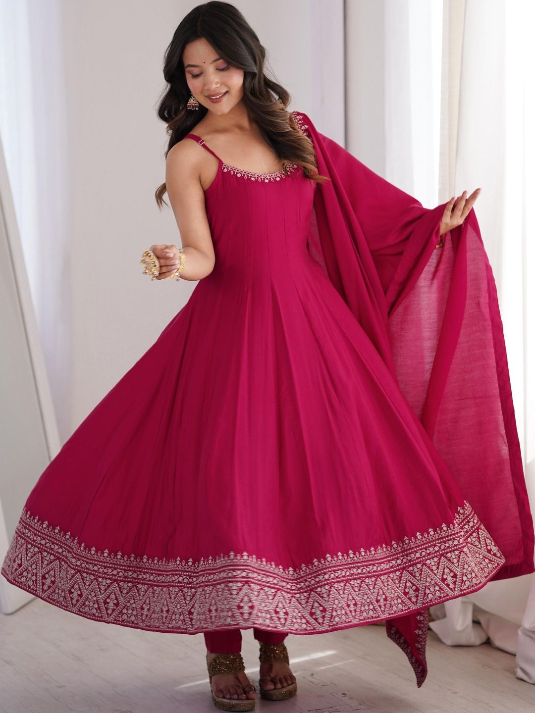 LEGEND WEAR Women Ethnic Motifs Embroidered Regular Thread Work Chanderi Silk Kurta with Trousers & With
