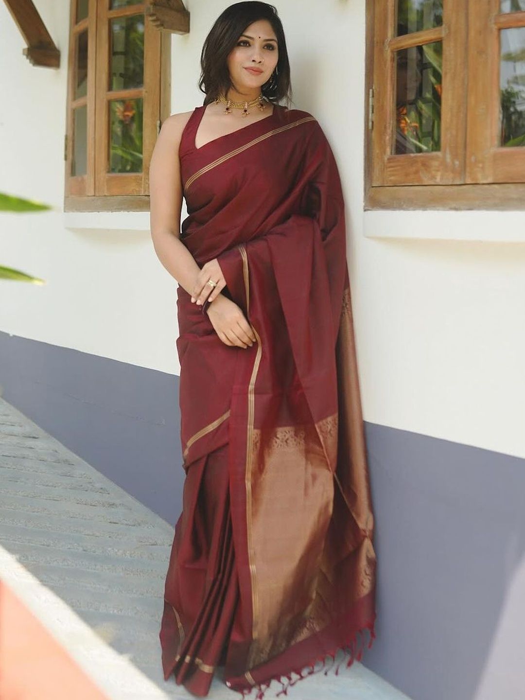YAMATRI Woven Design Zari Silk Blend Banarasi Saree-picture-21