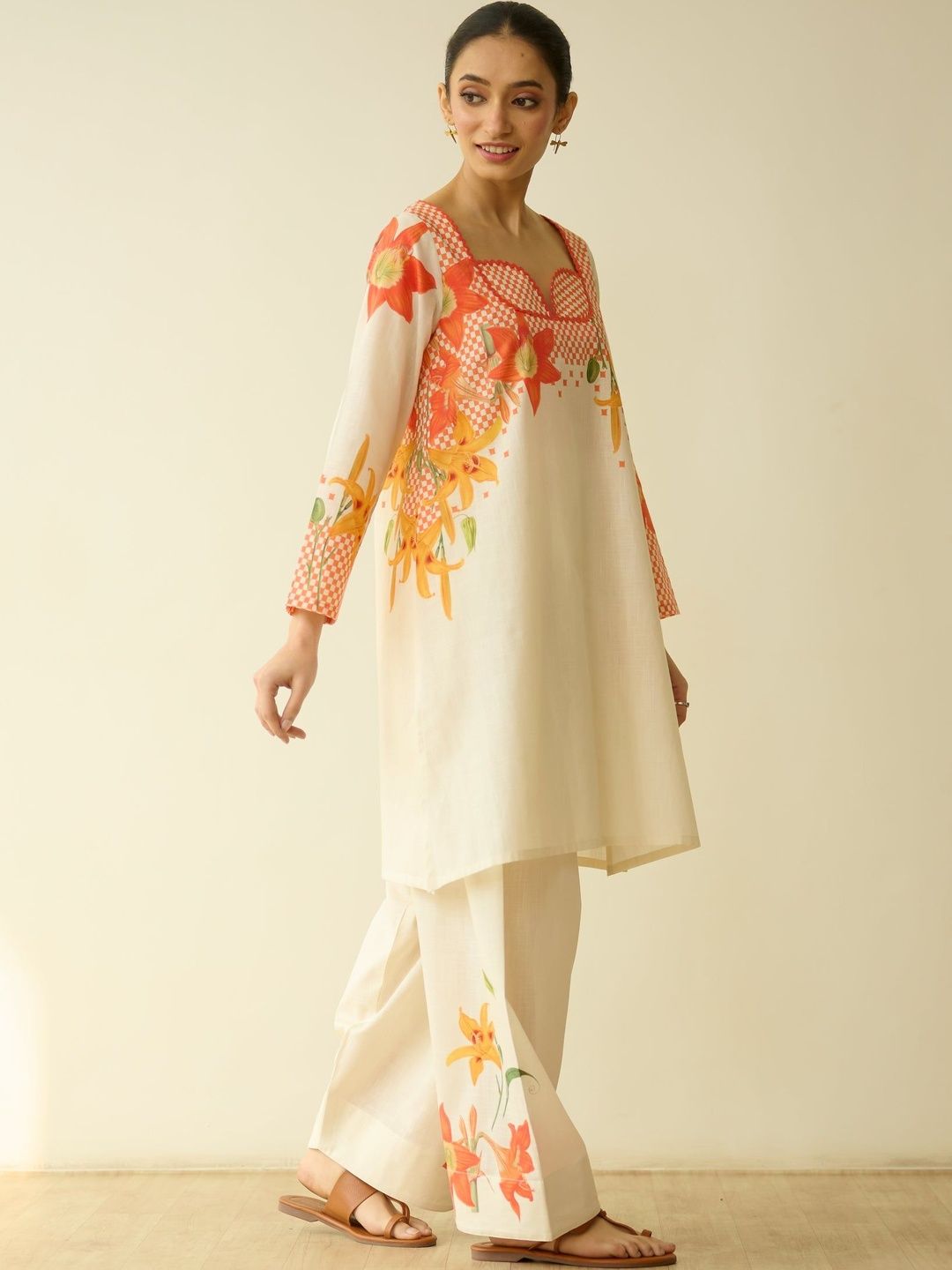 Rustorange Women Floral Printed Regular Pure Cotton Kurta with Palazzos-picture-3