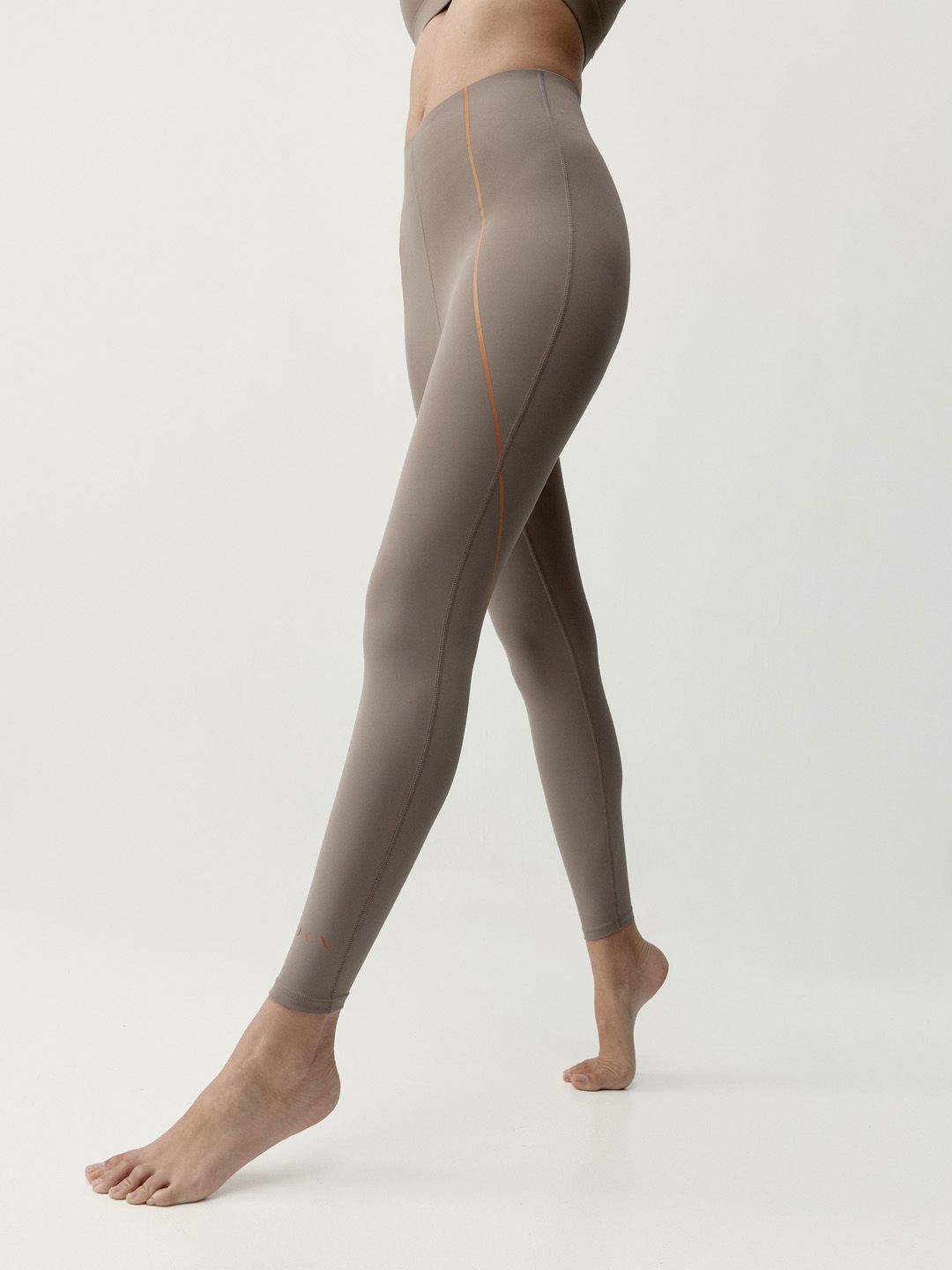 BORN High Rise Ankle Length Gym Tights-picture-16