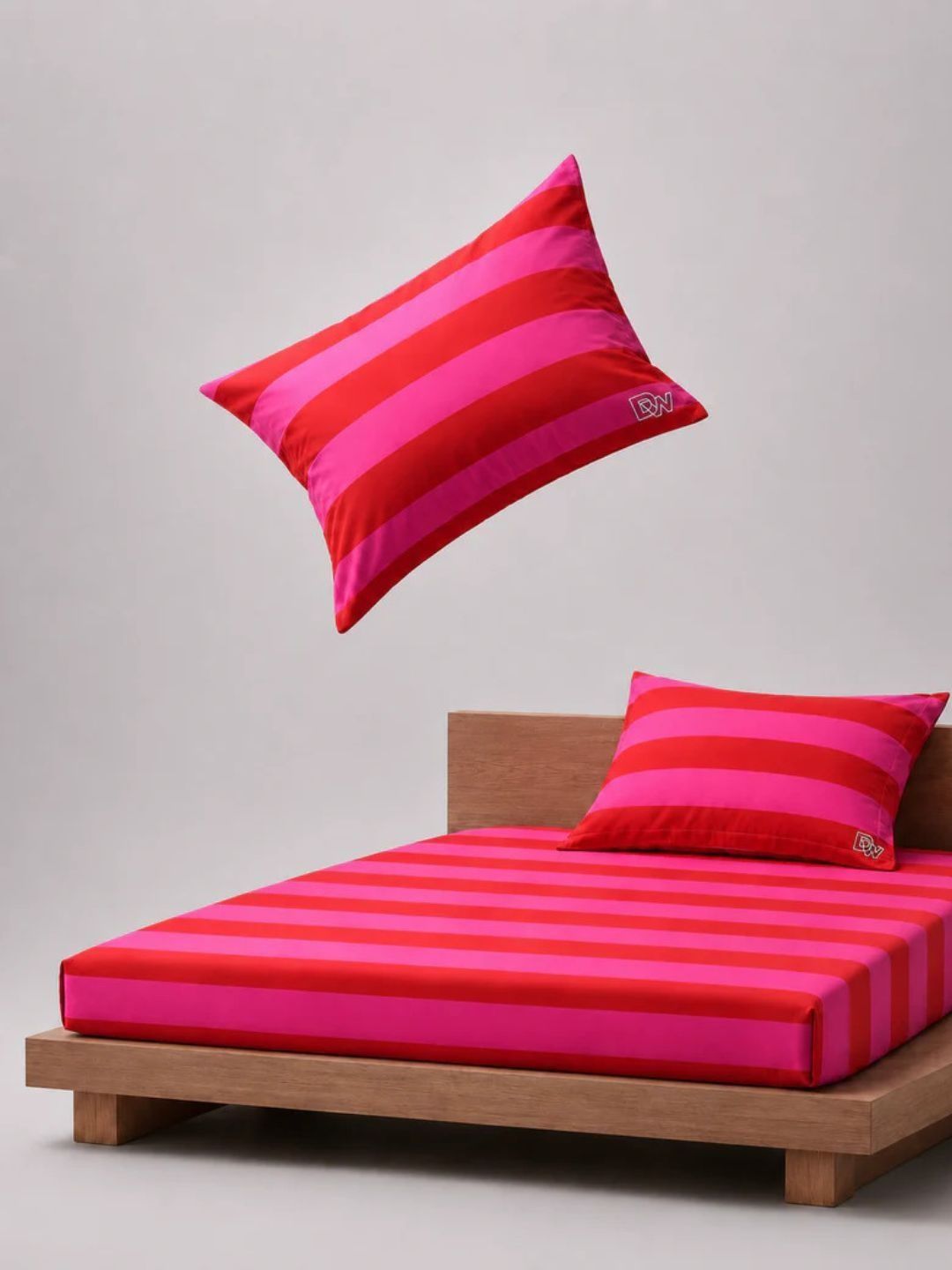 DECOR WELL Pink & Red Striped 220 TC King Bedsheet with 2 Pillow Covers-image-46