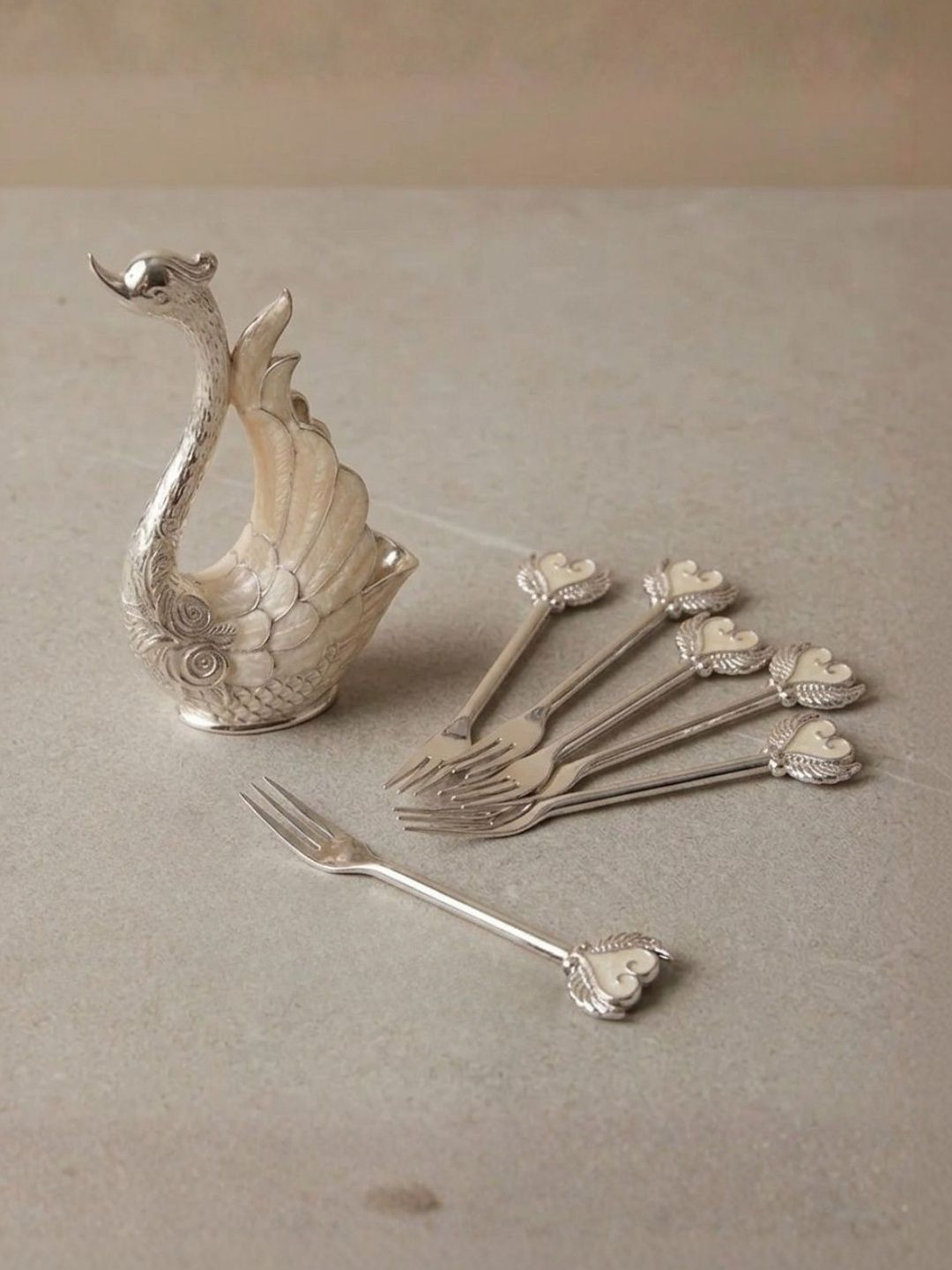 THE HOME CO. Set Of 6 Beige Metal Swan Holder With Forks-picture-36