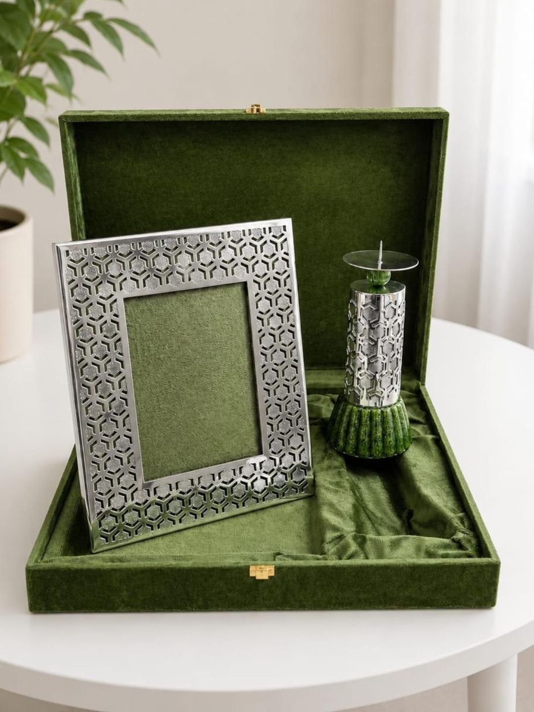 THE HOME CO. 2 Pieces Silver Plated Photo Frame & Candle Holder Gift Set In Box-picture-38