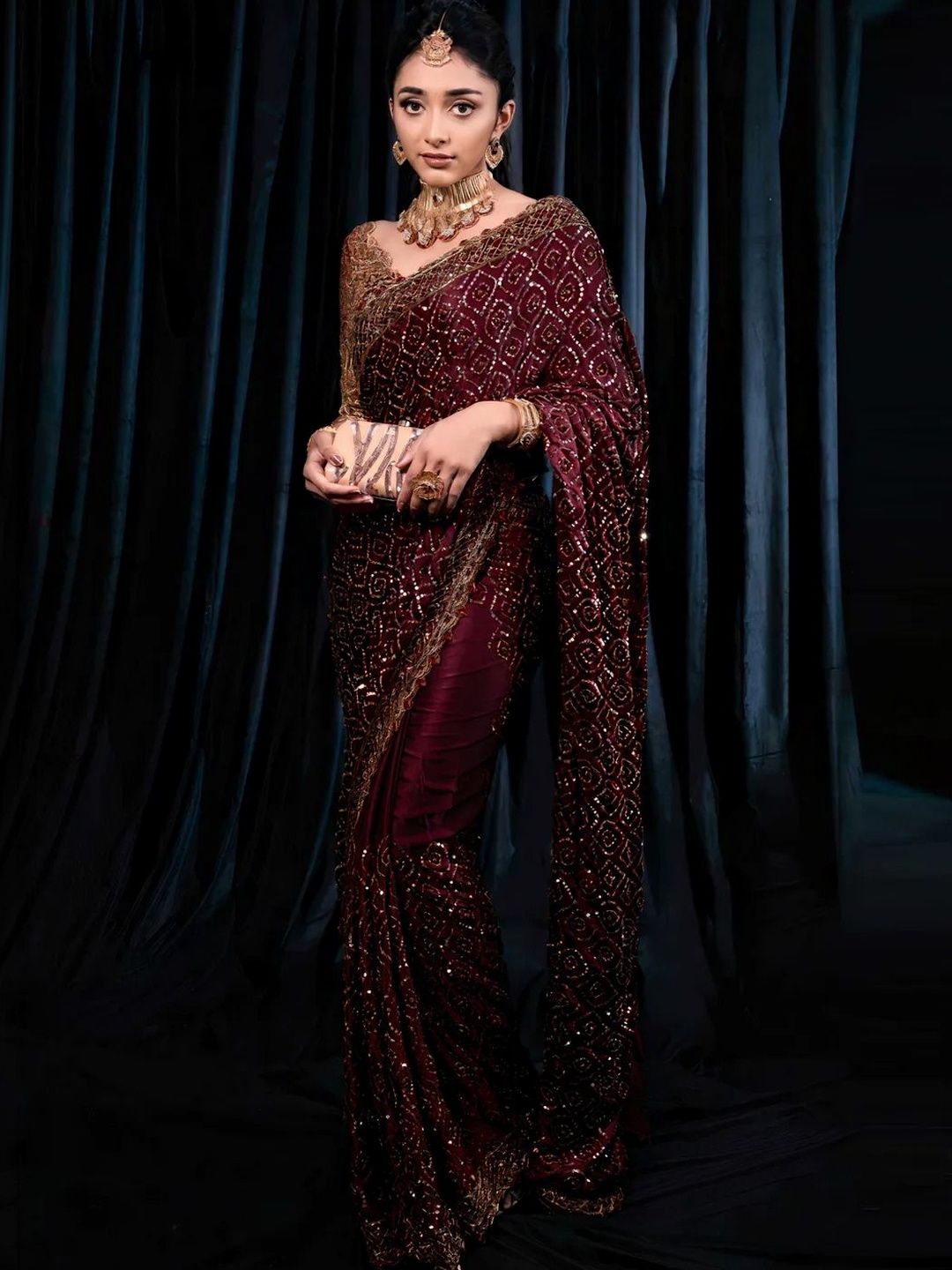 Mirraw Embellished Sequinned Poly Georgette Heavy Work Saree-picture-42