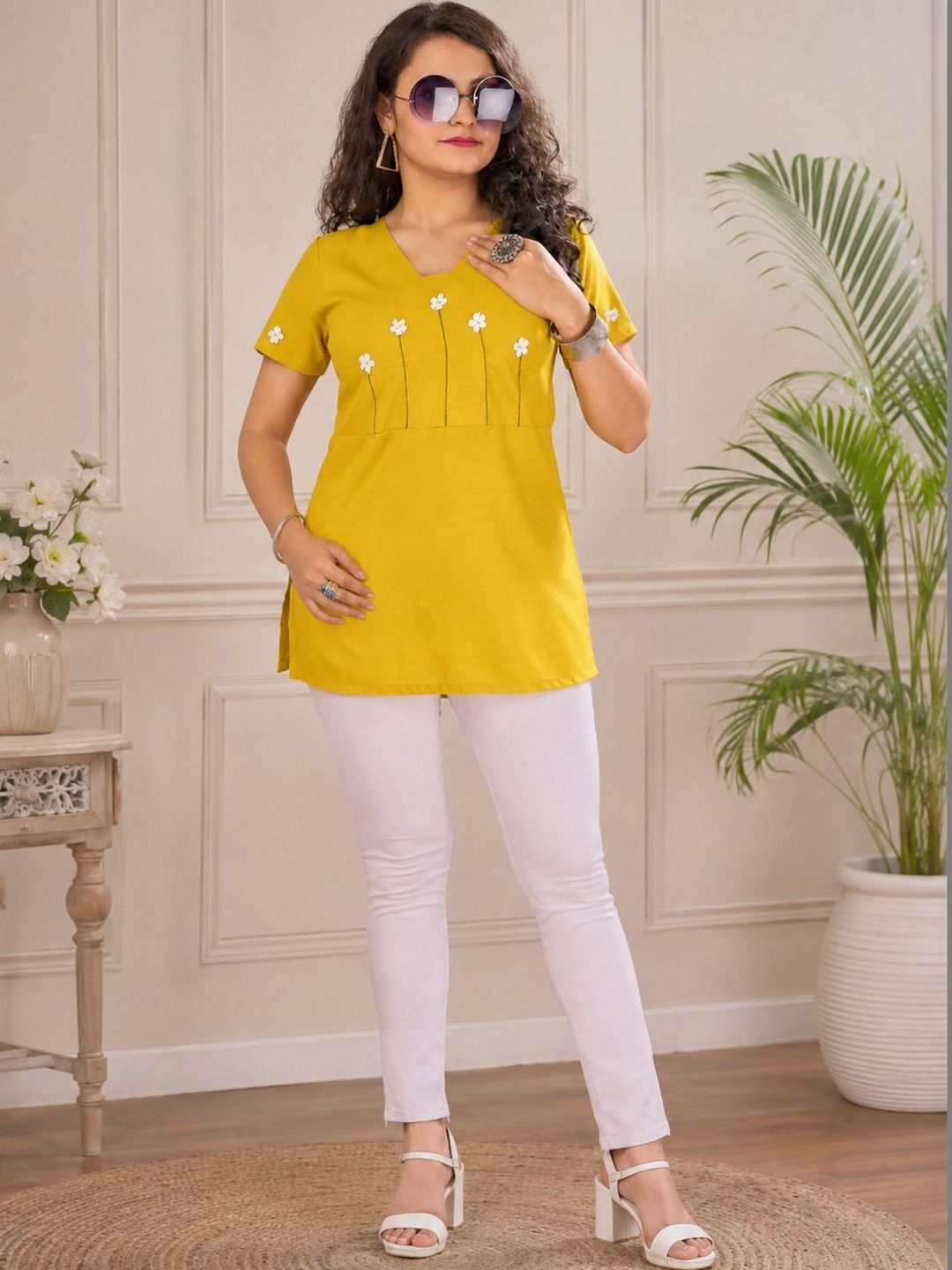KALINI Floral Printed V-Neck Kurti-picture-13