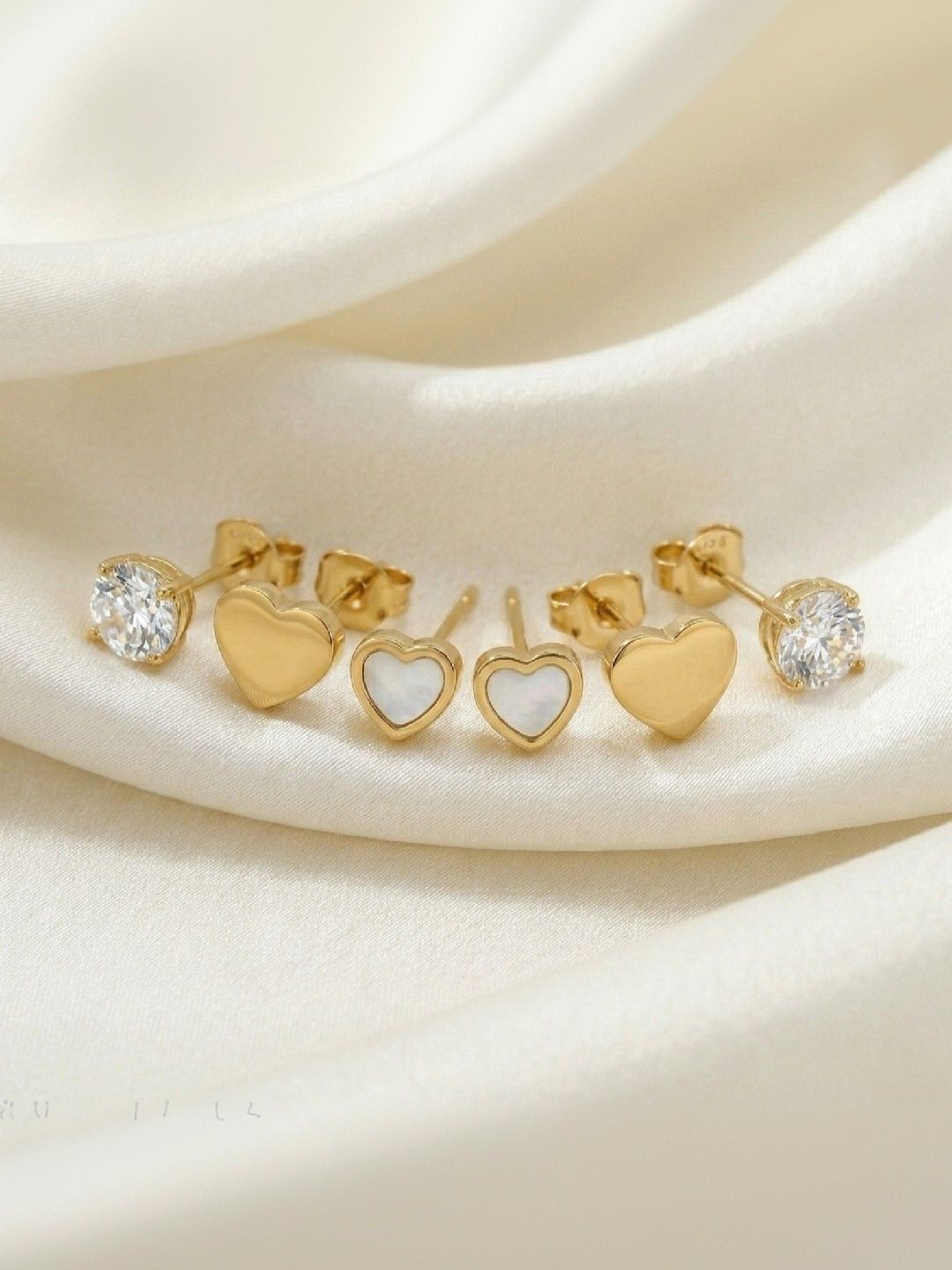 caretino jewels Heart Shaped Studs Earrings-picture-43