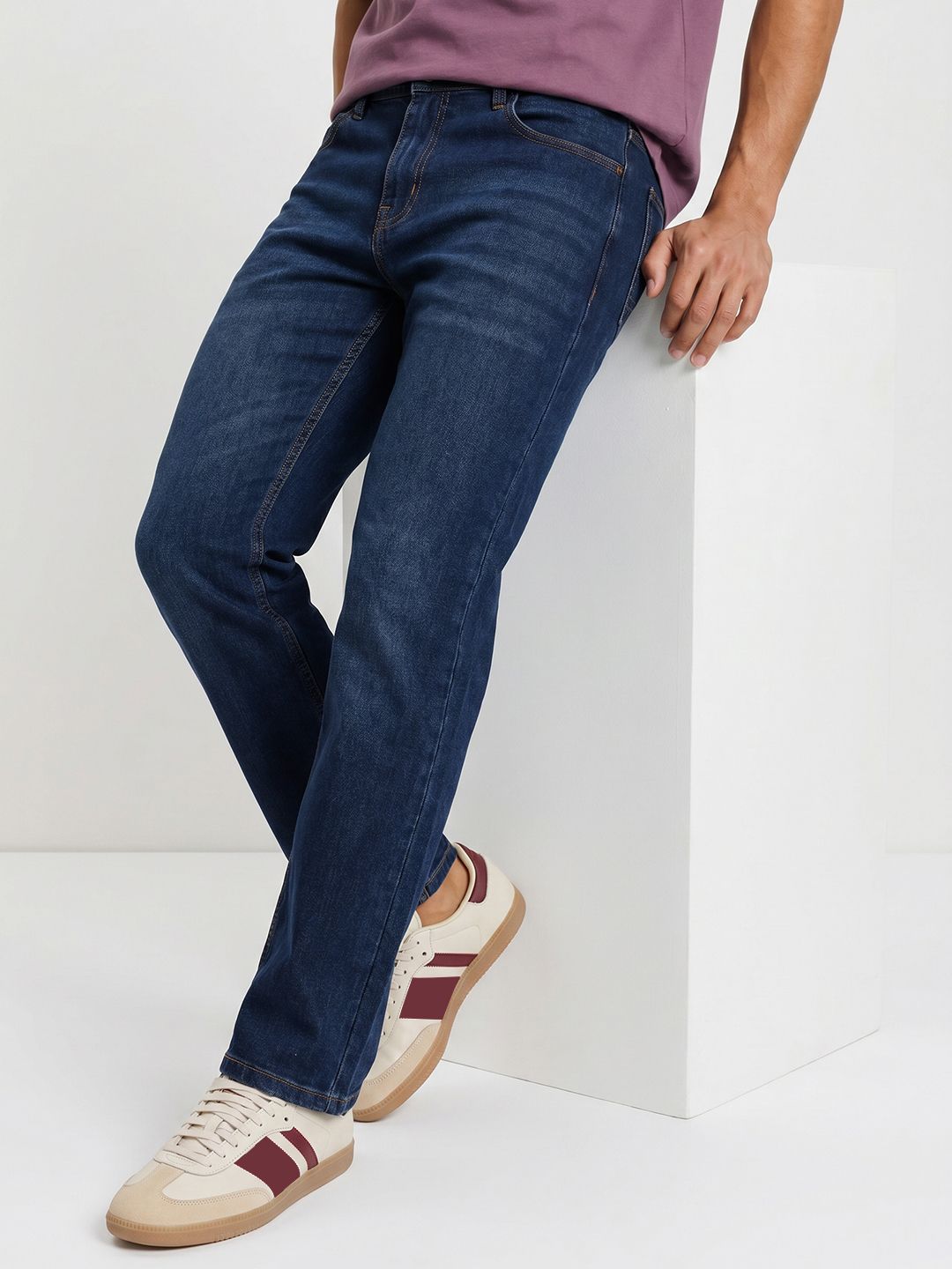 The Roadster Life Co. Men Straight Fit Light Fade Stretchable Jeans-picture-39