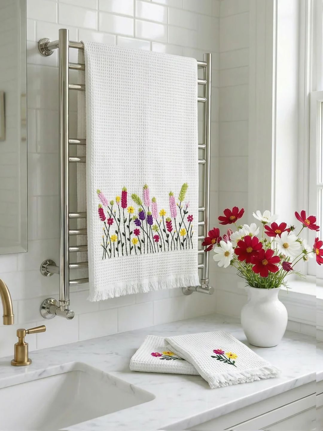 DESIGN GAATHA White & Pink 3 Piece Printed Cotton 260 GSM Towel Set-picture-32