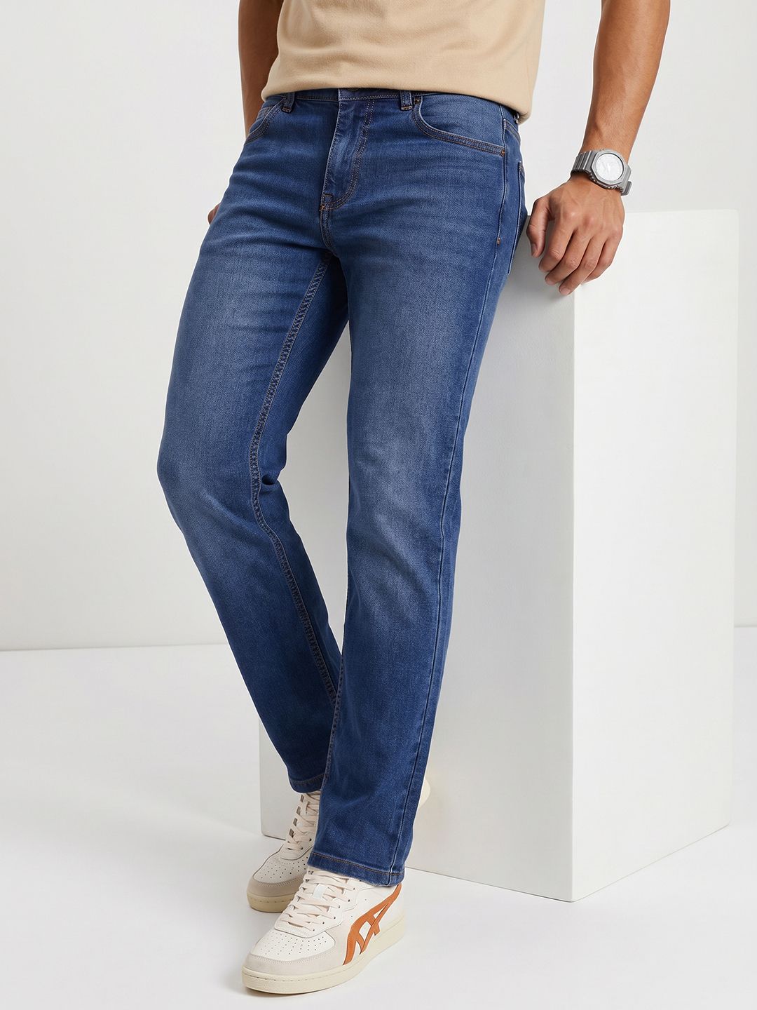 The Roadster Life Co. Men Regular Fit Light Fade Stretchable Jeans-image-18