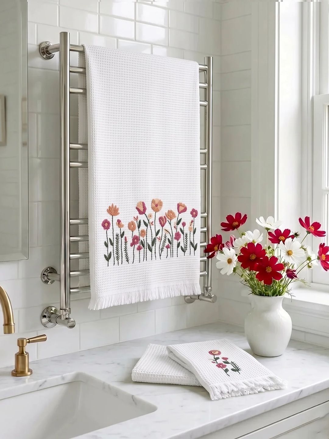 DESIGN GAATHA White & Pink 3 Piece Printed Cotton 260 GSM Towel Set-picture-48