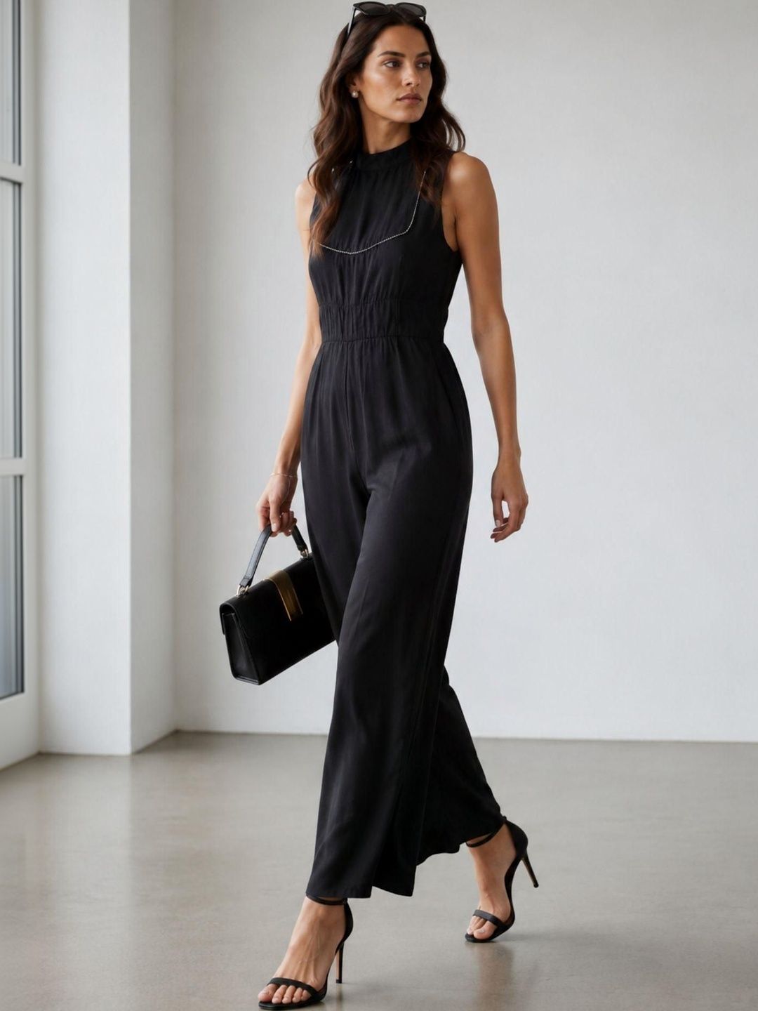 Virgio Halter Neck Basic Jumpsuit-picture-33