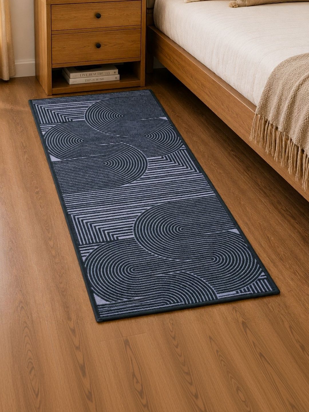 DECOVIA Black Geometric Anti-Skid Nylon Carpet-picture-12