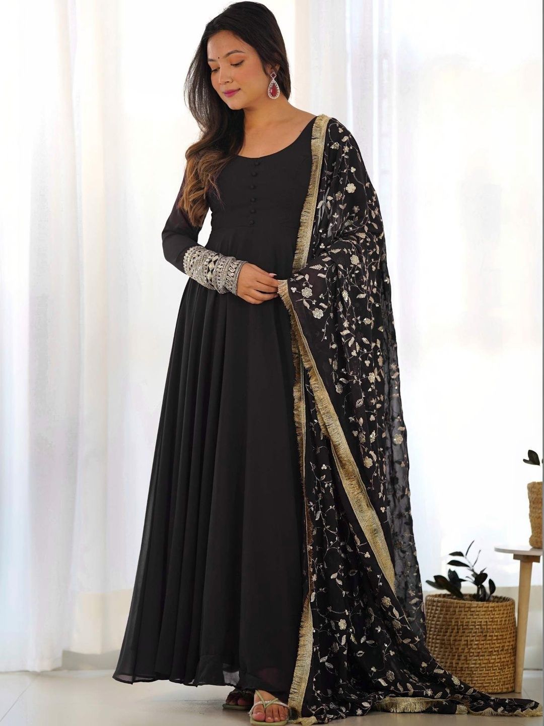JOOZO WEAR Women Empire Thread Work Kurta with Palazzos & With Dupatta