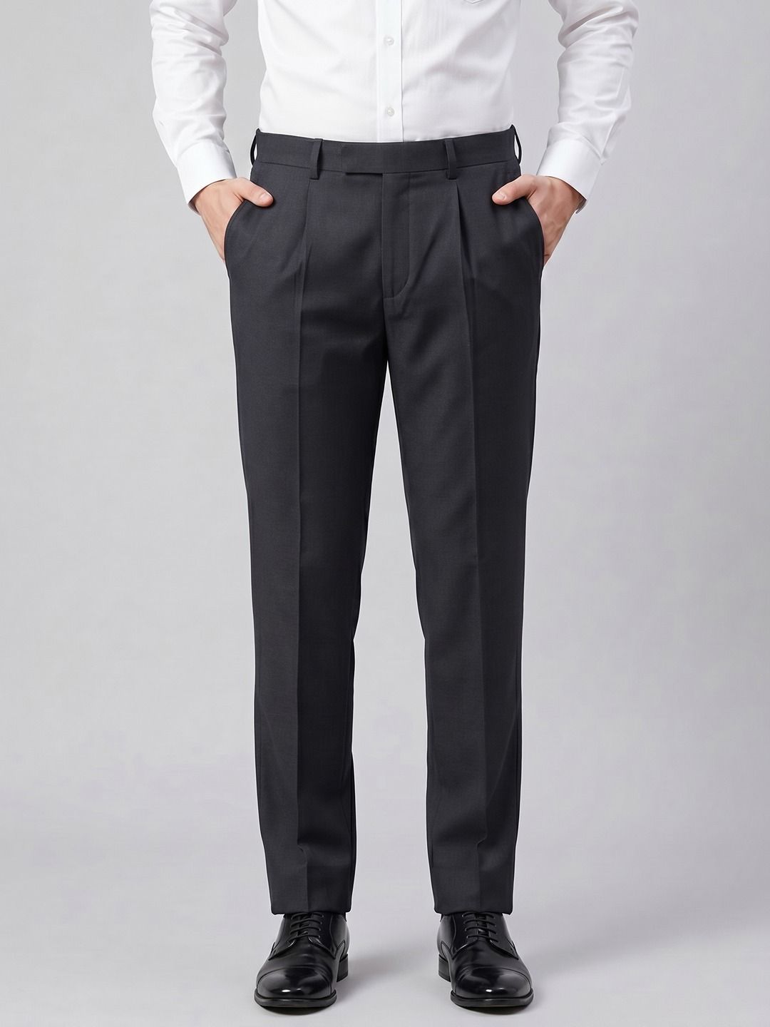 INVICTUS Men Black Solid Relaxed Fit Pleated Trousers-picture-48
