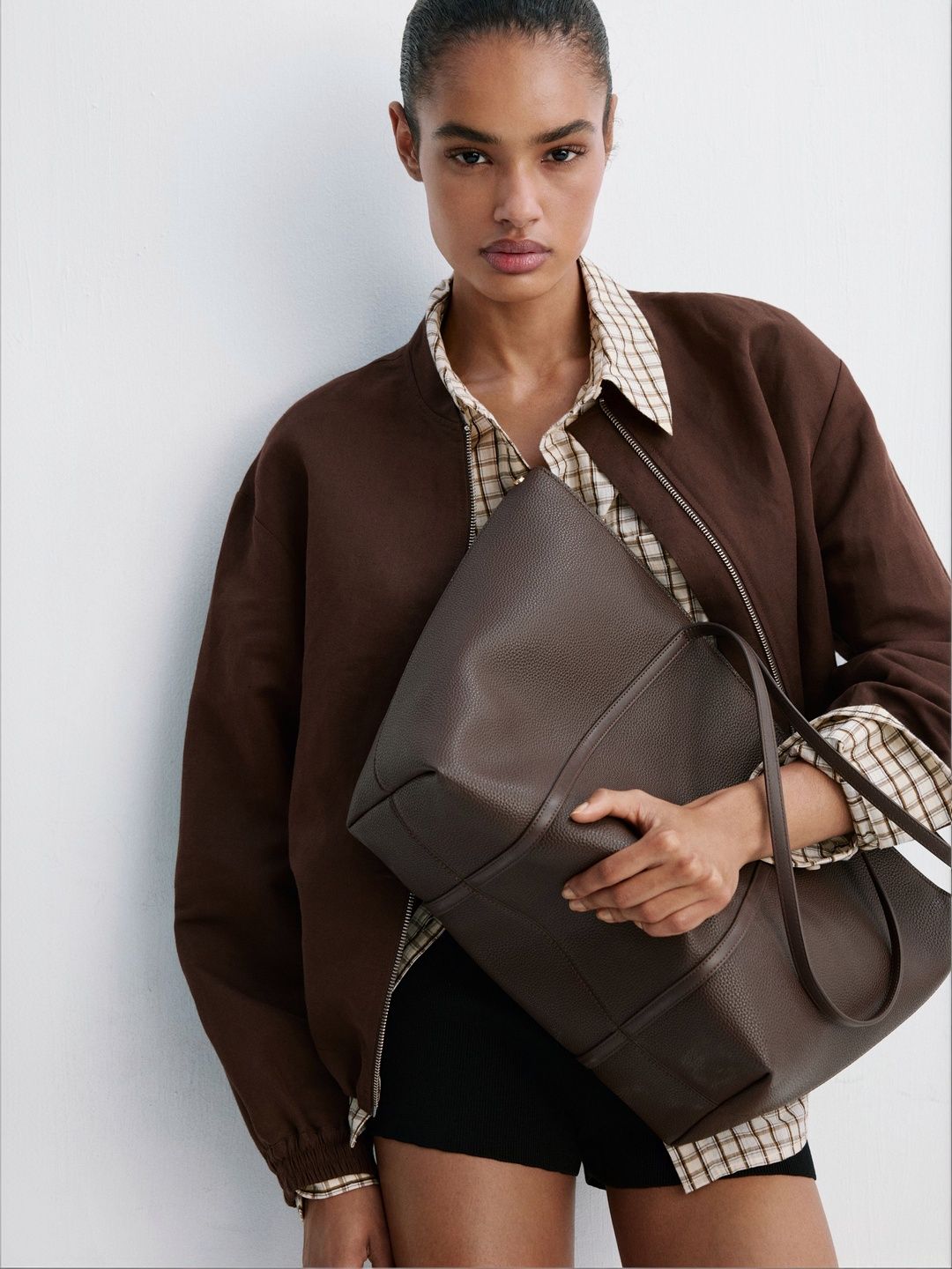 MANGO Textured Oversized Structured Shoulder Bag-picture-41