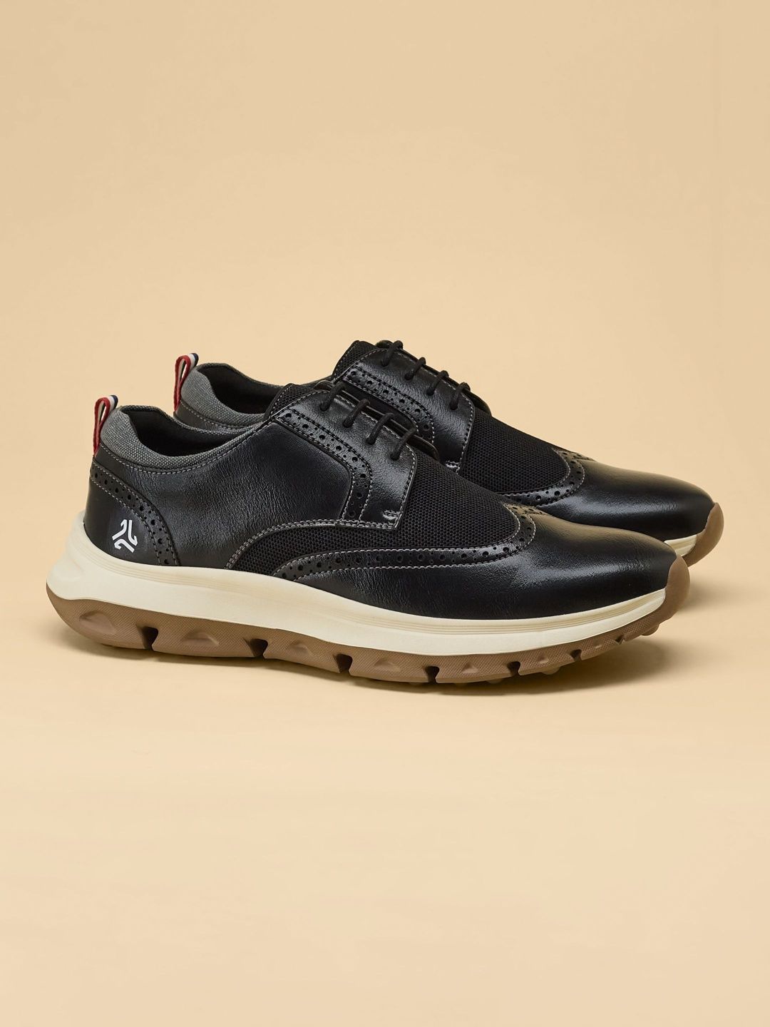 Campus Men Textured Sneakers-image-25