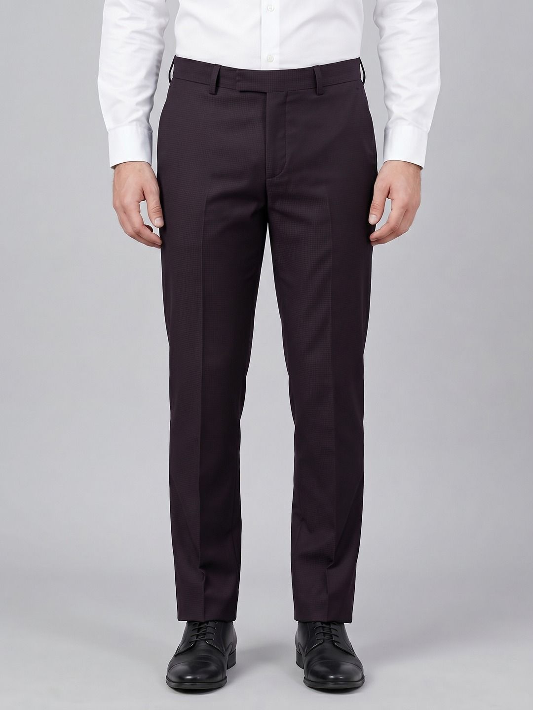INVICTUS Men Relaxed Slim Fit Flat Front Trousers-picture-24
