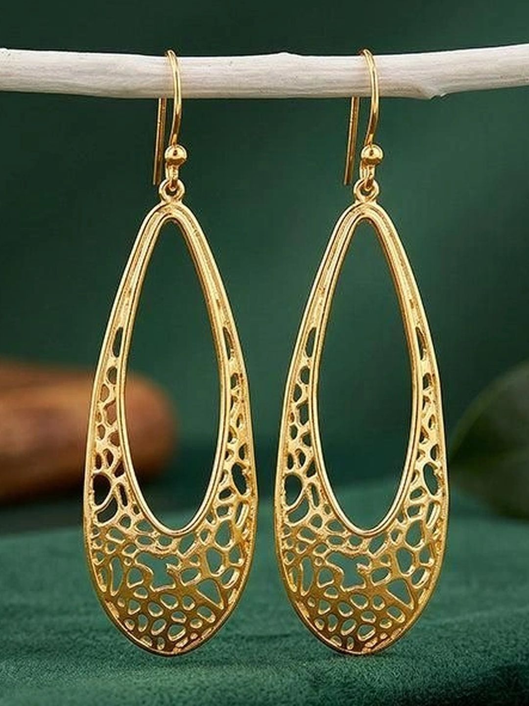 GIVA Oval Drop Earrings-picture-31