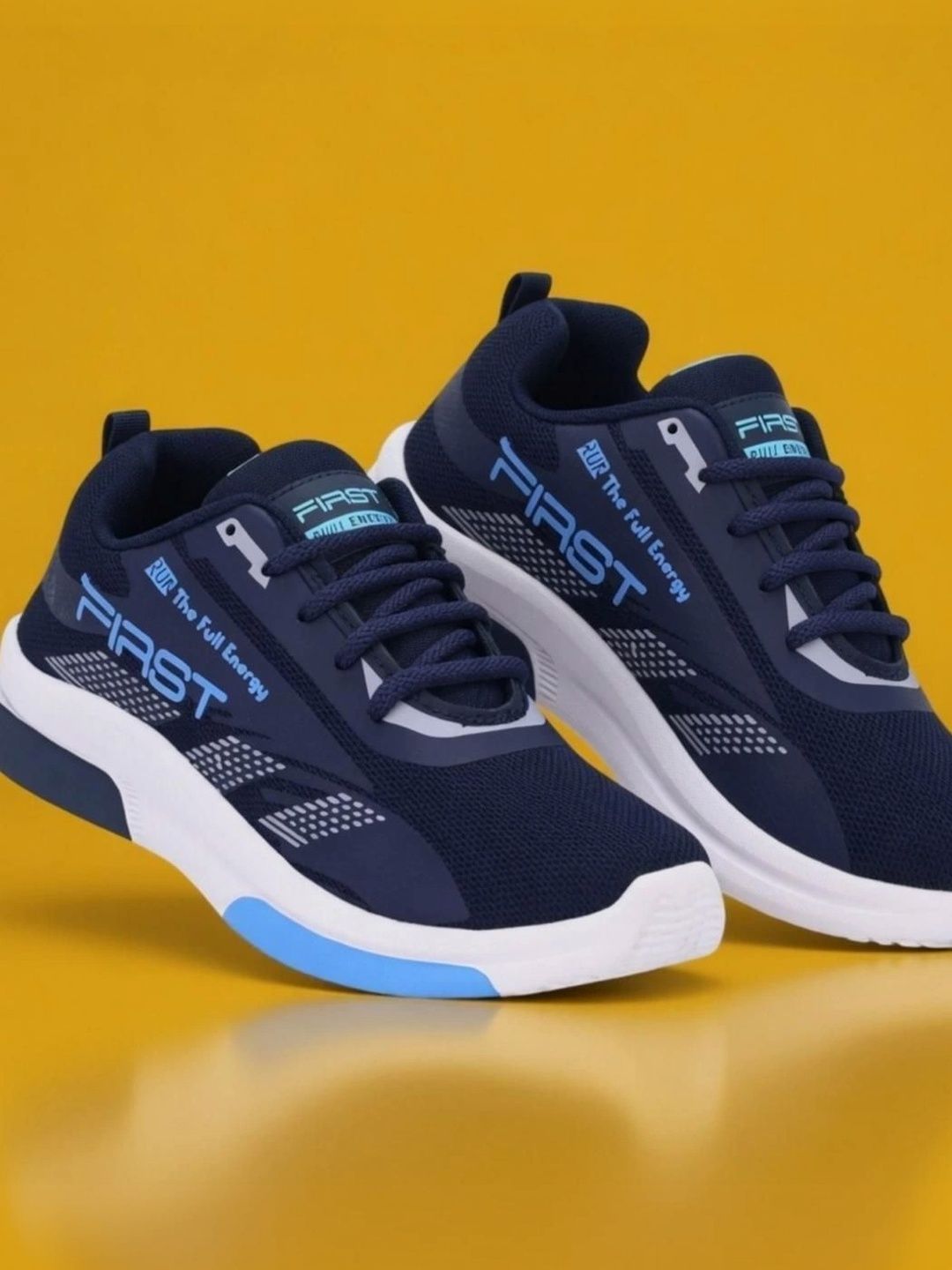 JOSMOS Men Textured Sneakers