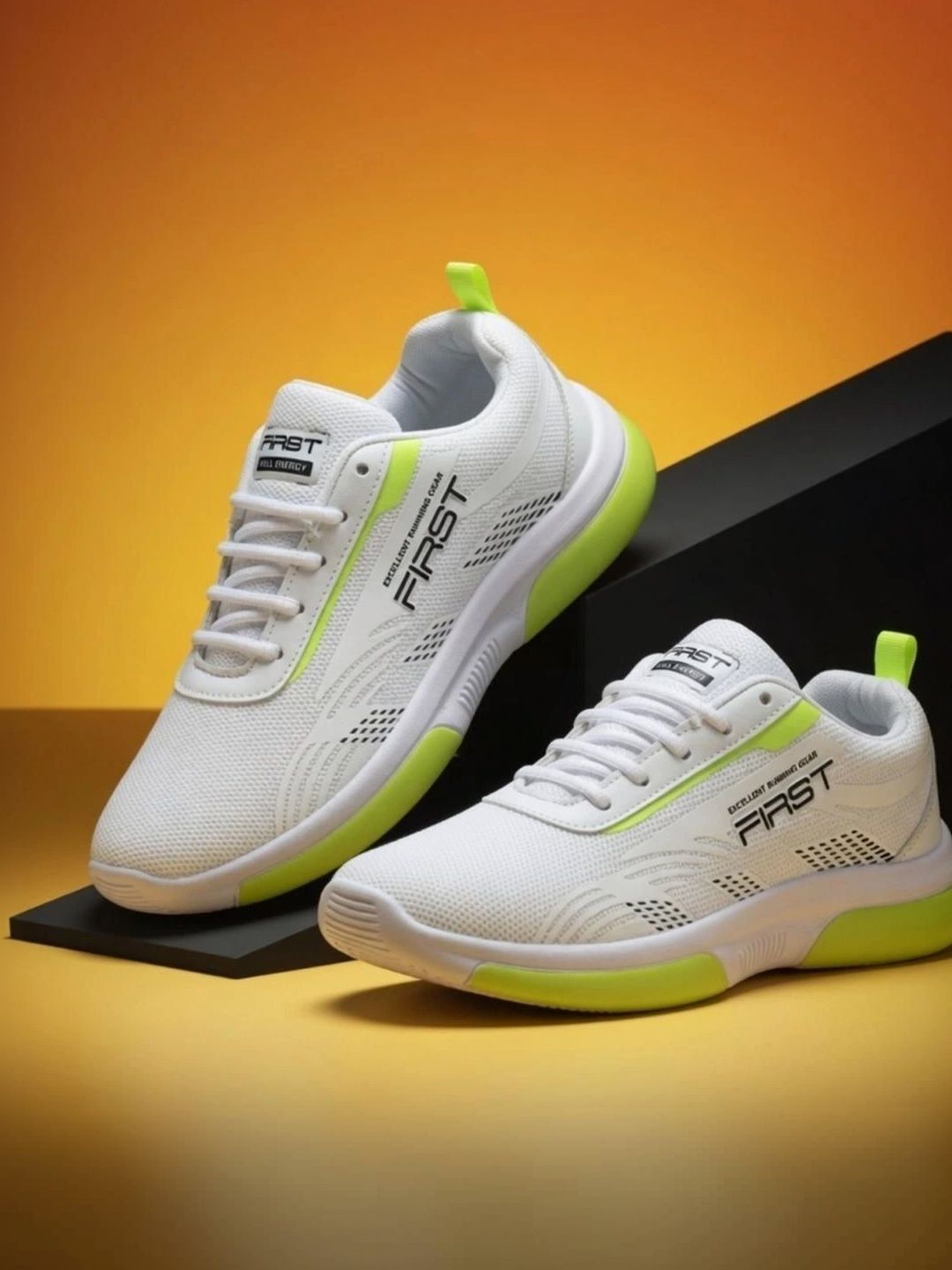 JOSMOS Men Textured Sneakers