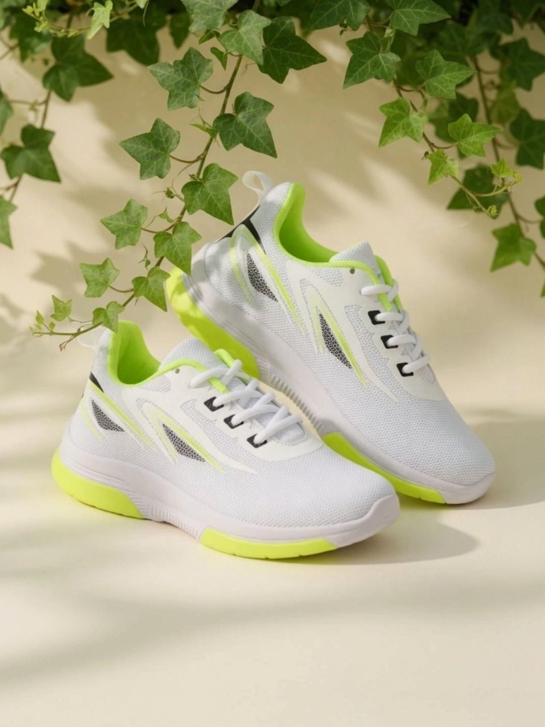 JOSMOS Men Colourblocked Sneakers
