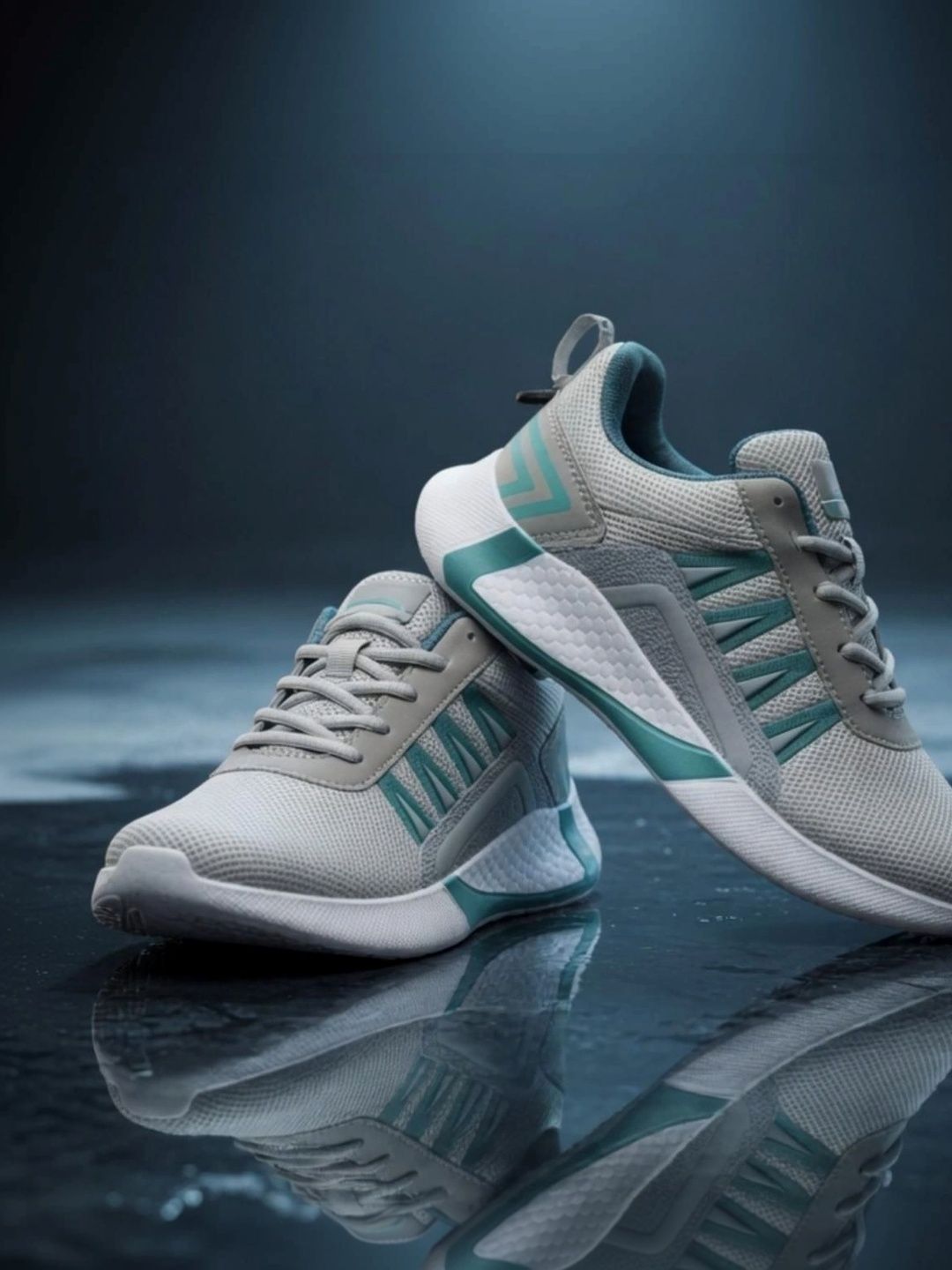 JOSMOS Men Colourblocked Sneakers