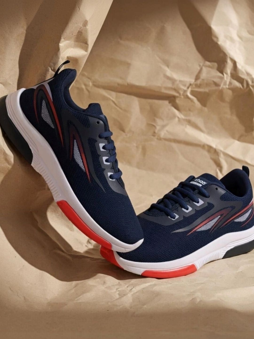 JOSMOS Men Textured Sneakers
