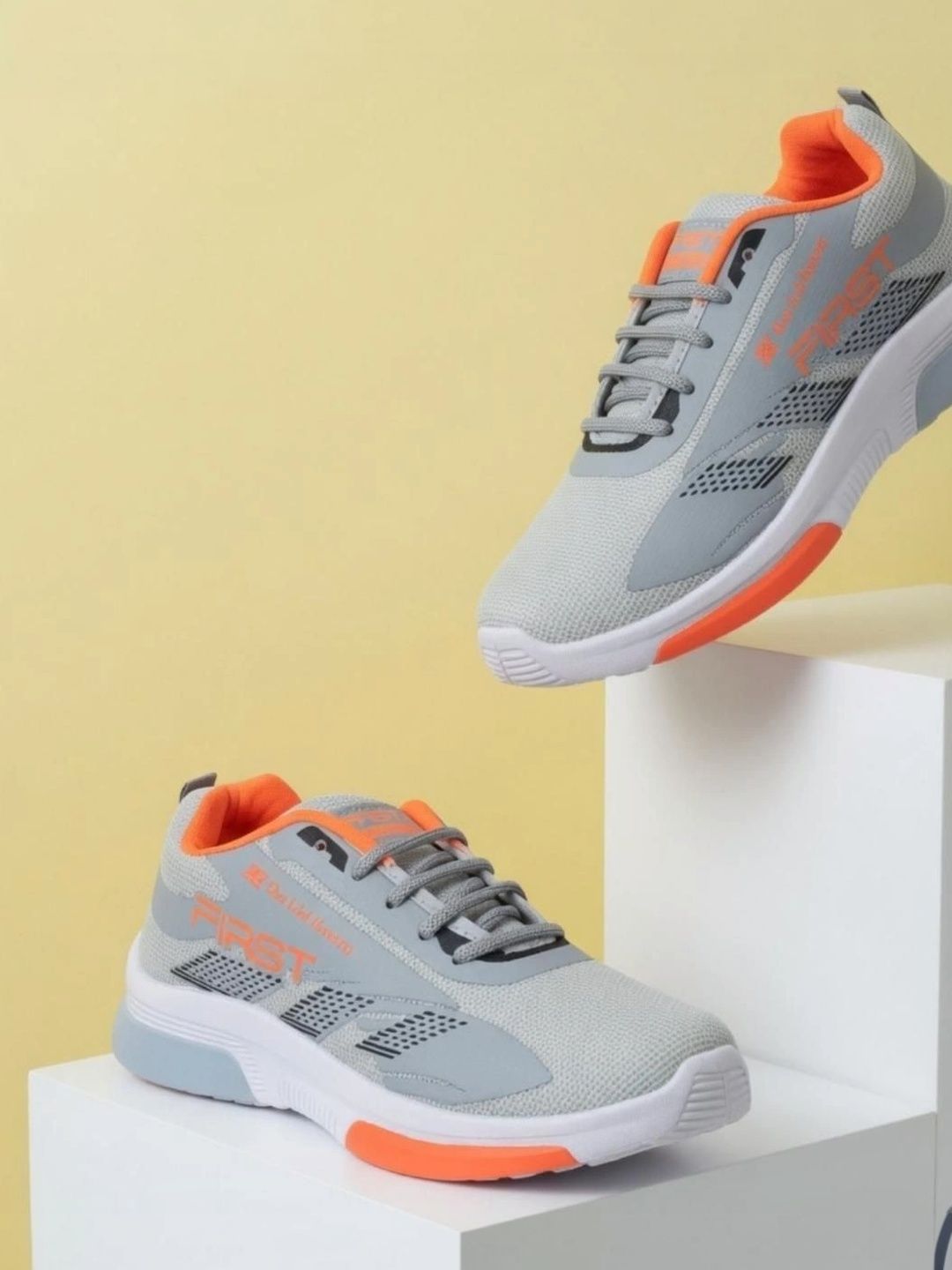 JOSMOS Men Colourblocked Sneakers