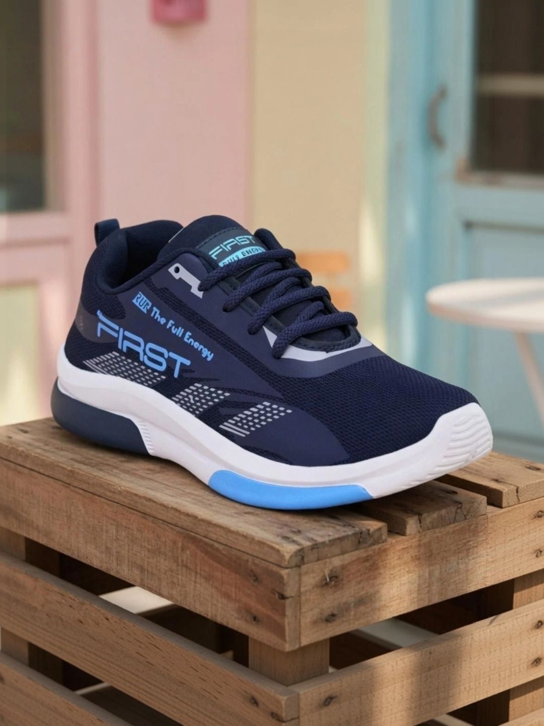 JOSMOS Men Textured Sneakers