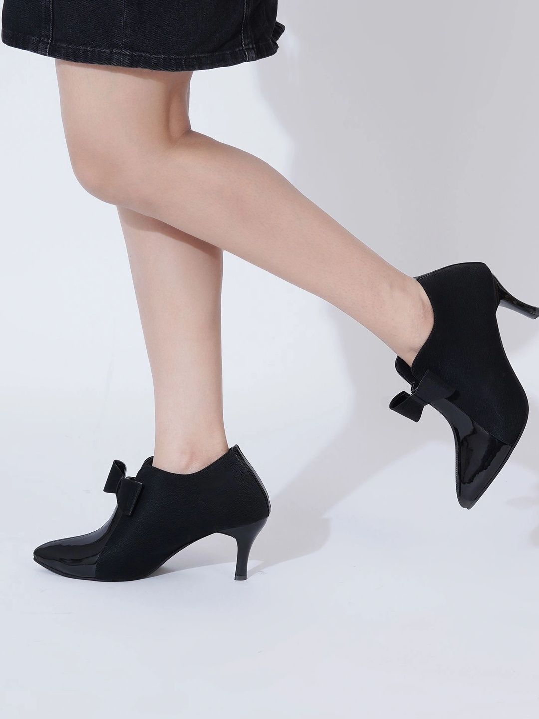 Shoetopia Textured Slim Heeled Pumps with Bows-picture-11