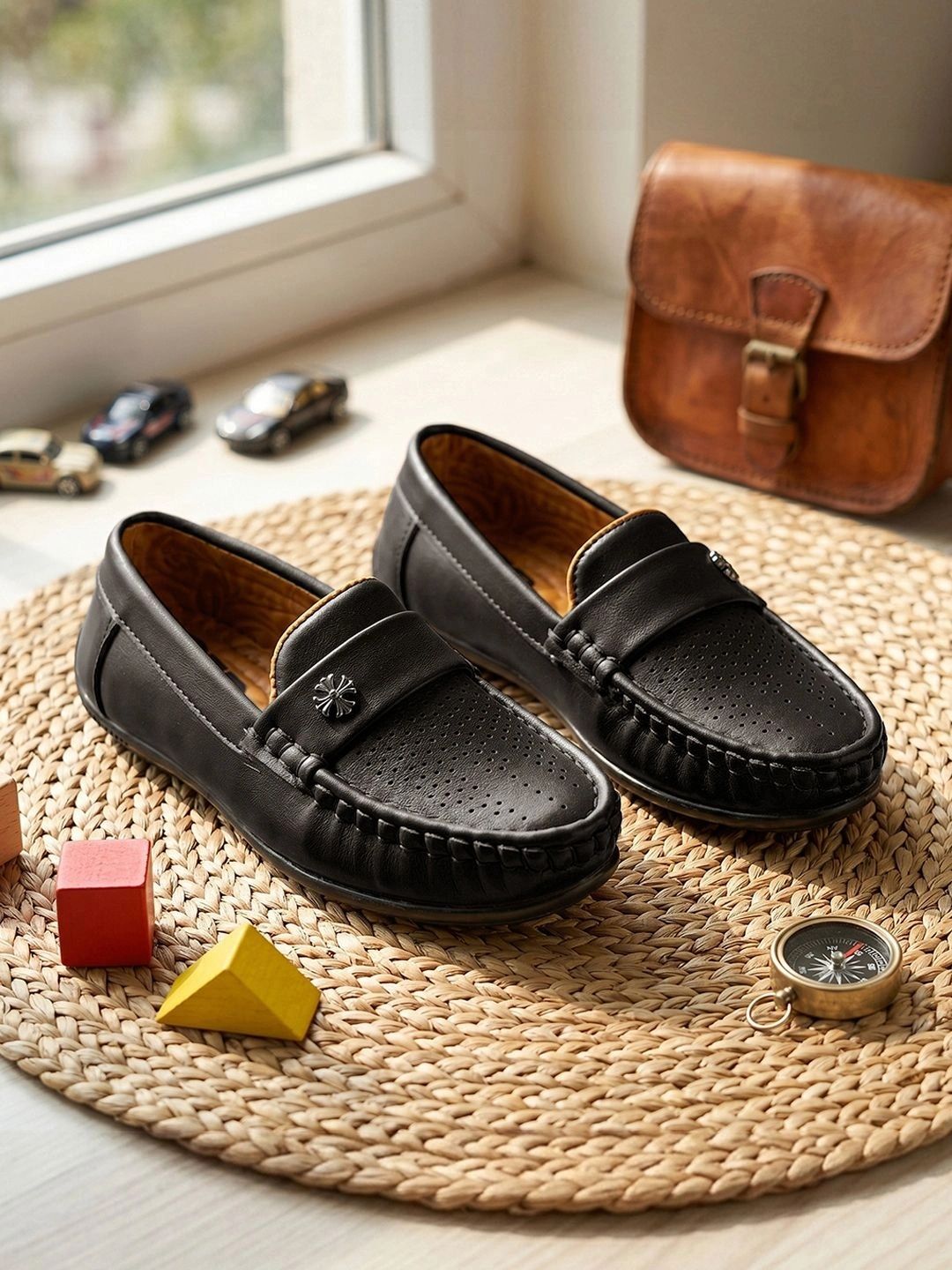 SHOESFORJUNIORS Boys Perforations Loafers-image-5