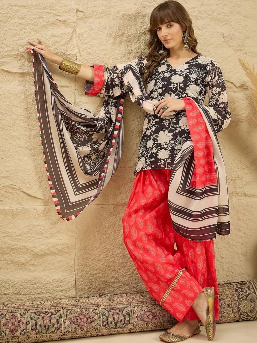 Ethnic Junction Women Floral Printed Regular Linen Kurta with Patiala & With Dupatta-picture-46