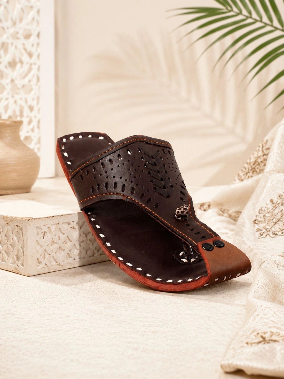 Anouk Men Ethnic One Toe Flats with Laser Cuts-picture-20