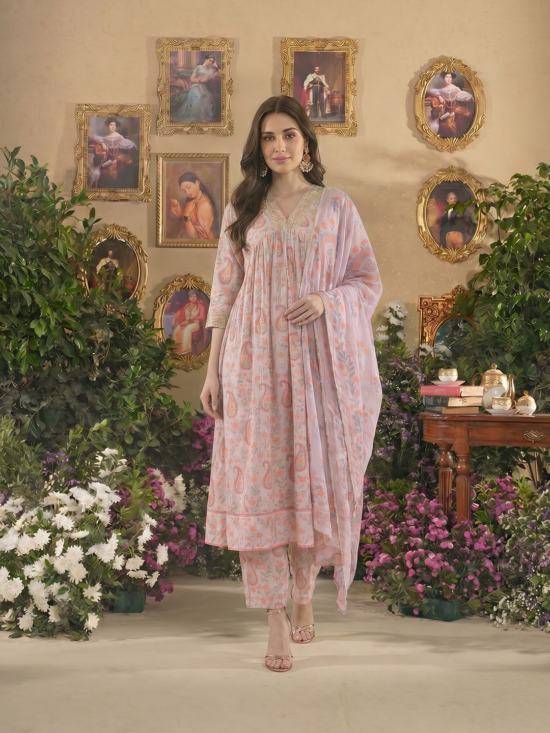 House of Pataudi Floral Printed Jashn Kurta with Trousers & Dupatta-picture-19
