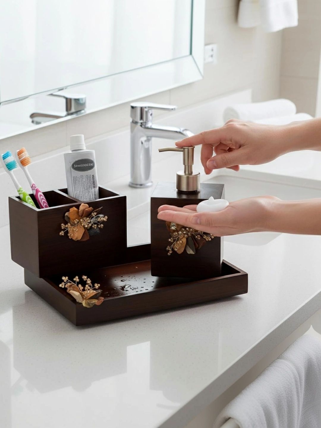 PRET HOMES Brown Floral Wood Bath Accessories Set-picture-58